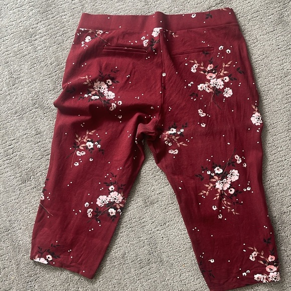 Gently used Torrid sz 2 cropped pants - Picture 3 of 4